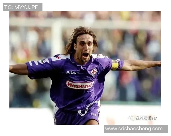 长发足球明星在赛场上撩头发的瞬间展现魅力与风采