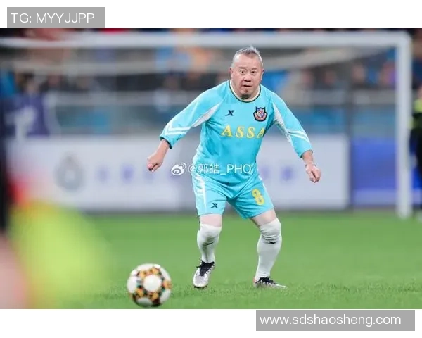 绰号刺客的足球明星如何在绿茵场上演绎传奇与荣耀的故事 绰号刺客的足球明星如何在绿茵场上演绎传奇与荣耀的故事