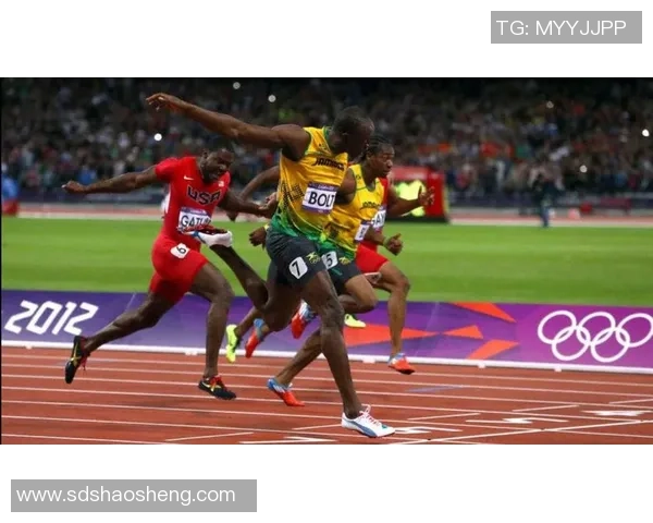 足球明星与博尔特的奇妙相遇:速度与技巧的巅峰对决 足球明星与博尔特的奇妙相遇:速度与技巧的巅峰对决